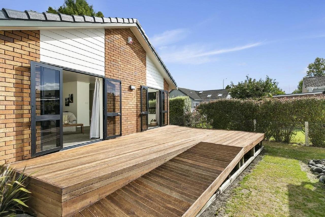 Villa Red Brick House Auckland
