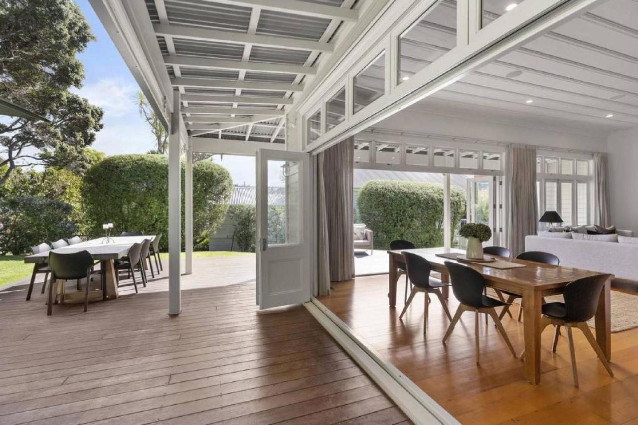 Mount Eden Villa *