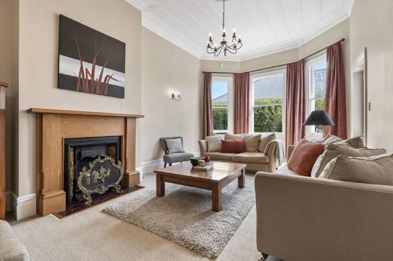 Mount Eden Villa *