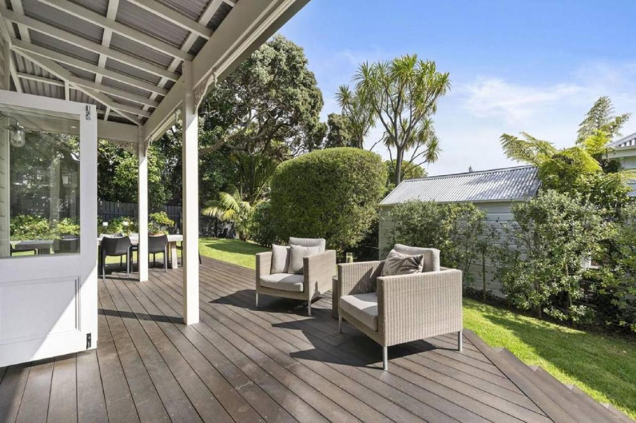 Mount Eden Villa *