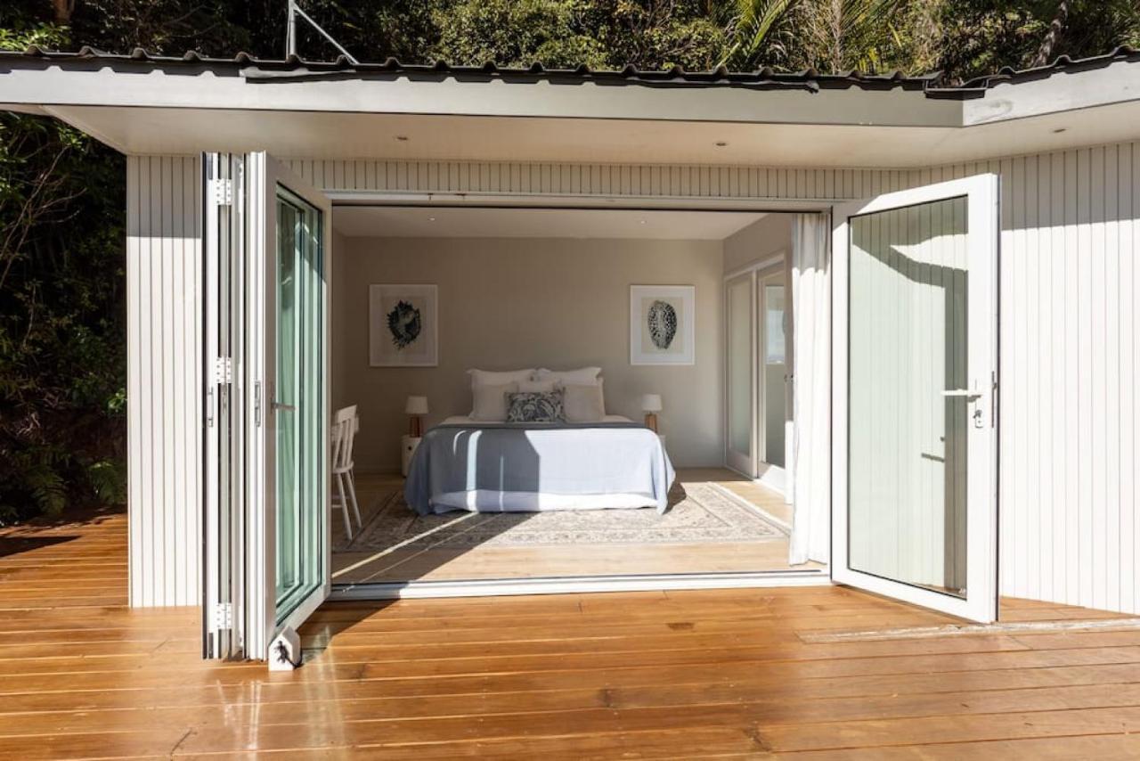 Tree-top Luxury In The Waitakere Ranges Auckland