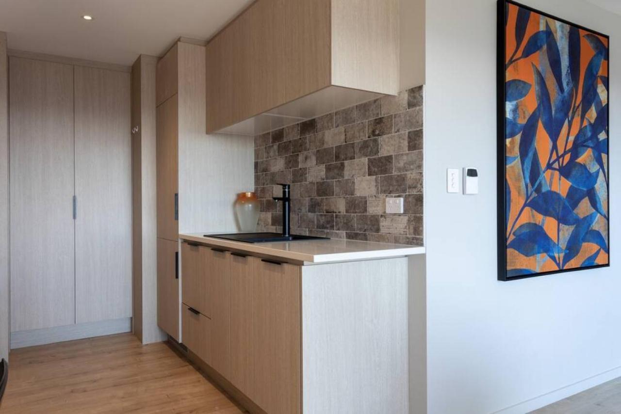 Tree-top Luxury In The Waitakere Ranges Holiday home *