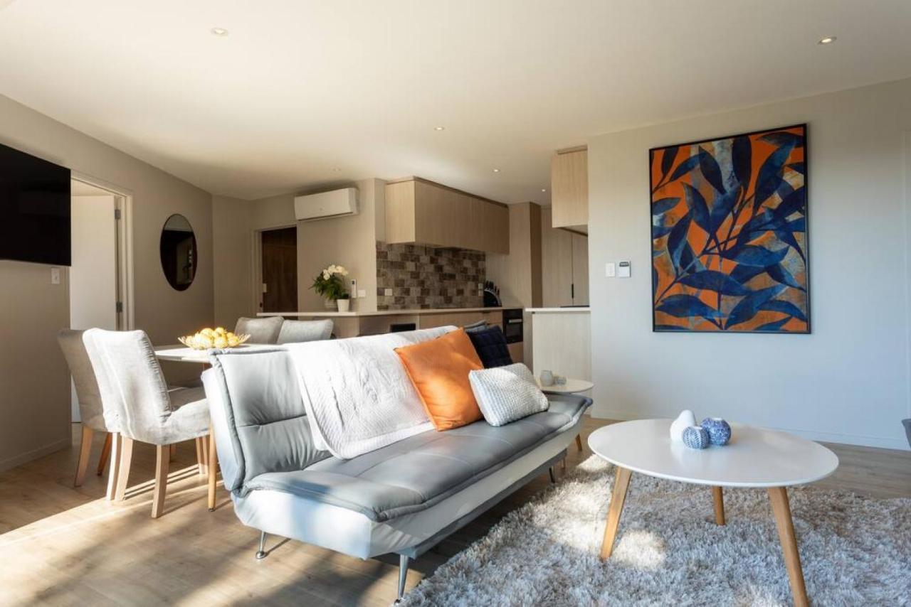 Tree-top Luxury In The Waitakere Ranges