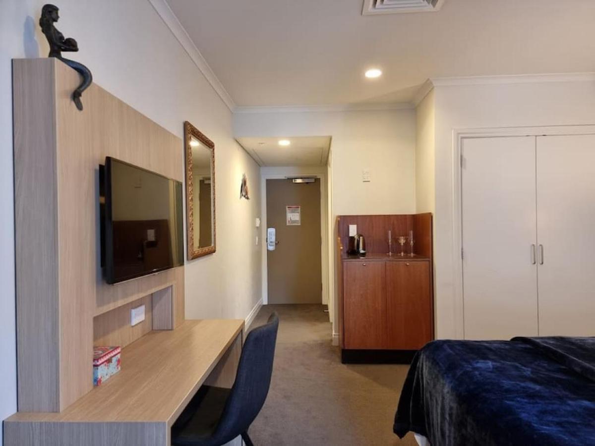 Sweet Escape Cbd With Pool And Gym Auckland