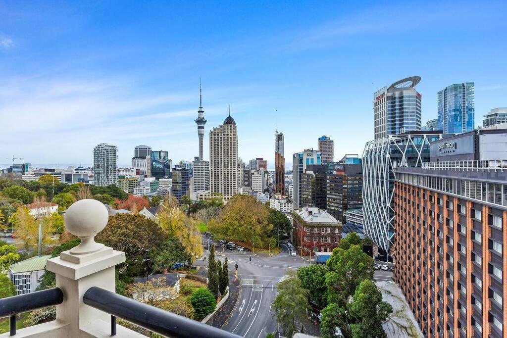 Stunning Sky Tower View Pool And Gym! Apartamento *