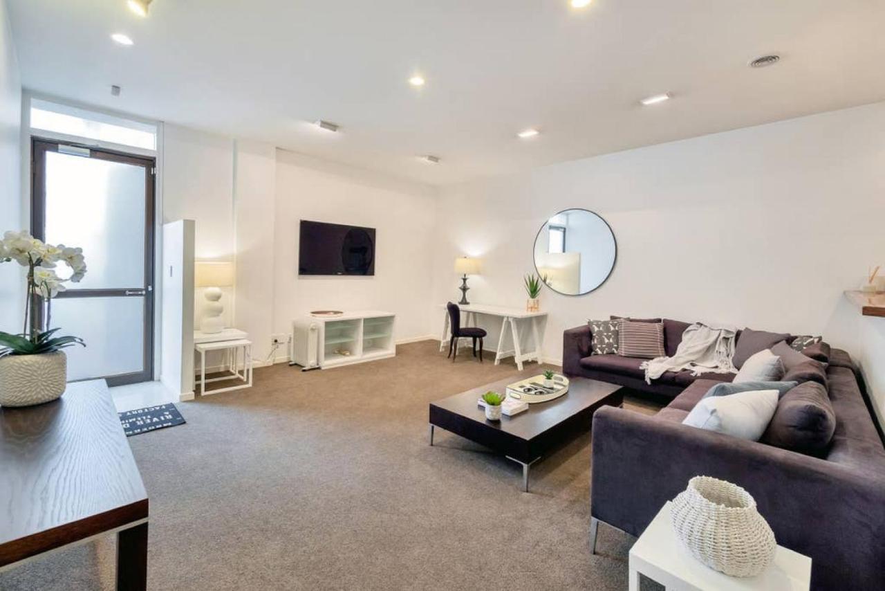 Spacious 2br Near Westfield Newmarket Apartamento