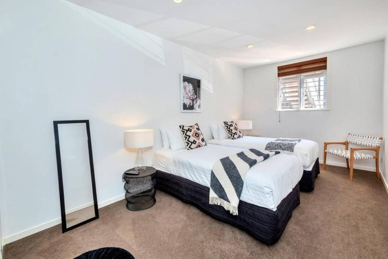 Spacious 2br Near Westfield Newmarket