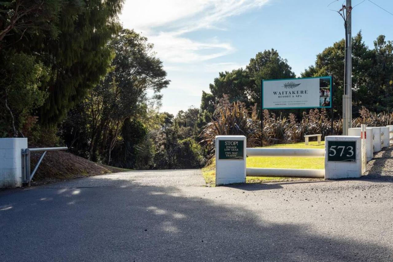 Tree-top Luxury In The Waitakere Ranges Holiday home *