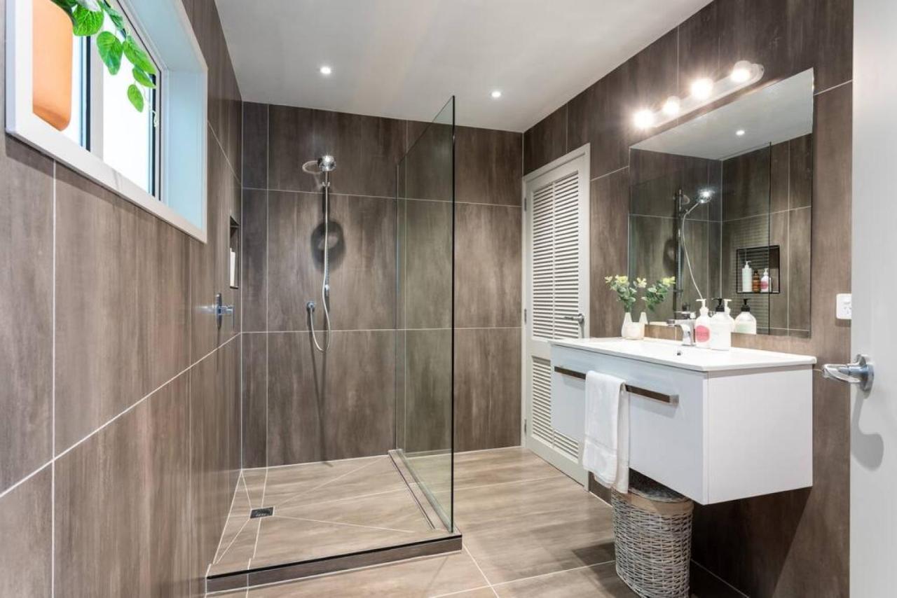 Tree-top Luxury In The Waitakere Ranges