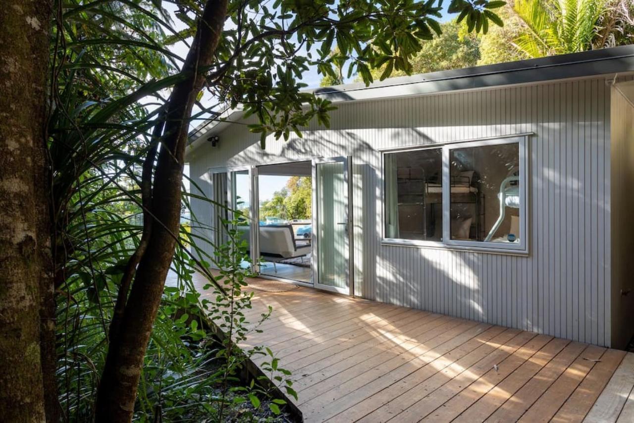 Tree-top Luxury In The Waitakere Ranges * Auckland