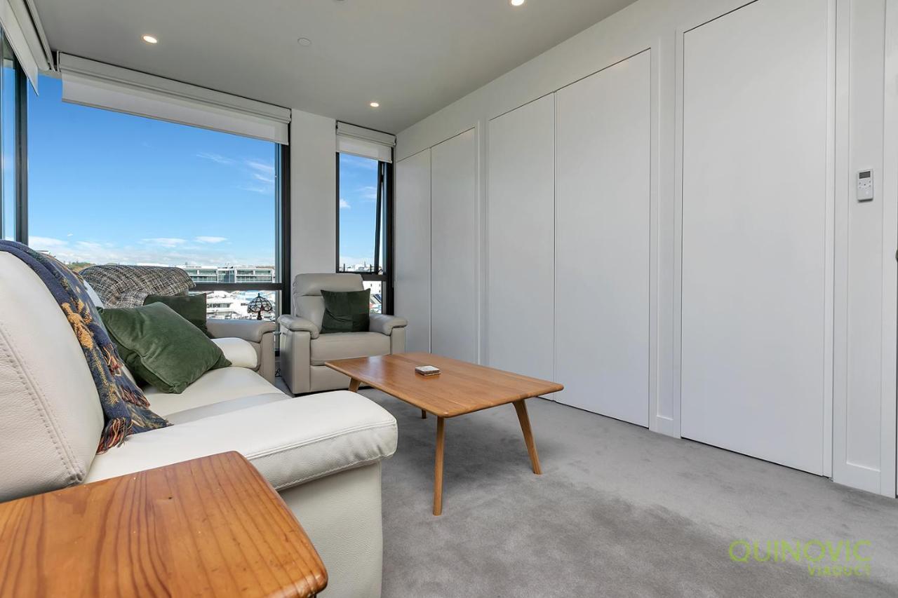 Qv Brand New Luxury With Tandem Carpark - 975