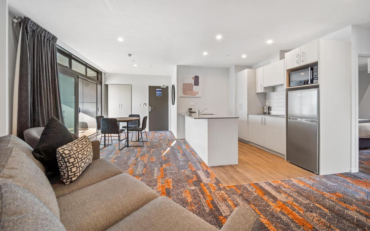Ramada By Wyndham Newmarket Hotel