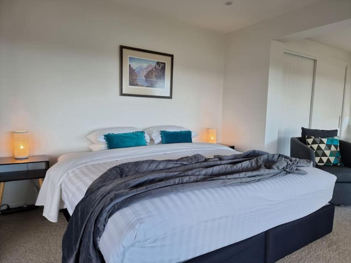 Fabulous Castor Bay 1 Bedroom With Views And Skytv Auckland