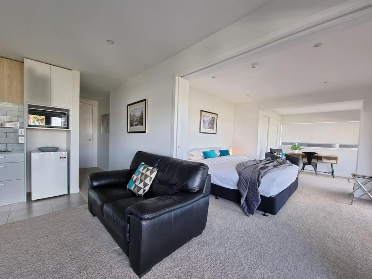 Apartment Fabulous Castor Bay 1 Bedroom With Views And Skytv *