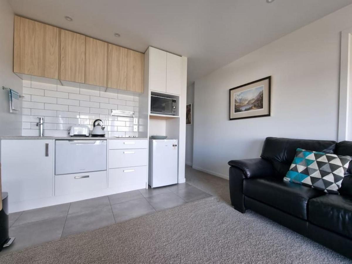 Fabulous Castor Bay 1 Bedroom With Views And Skytv *