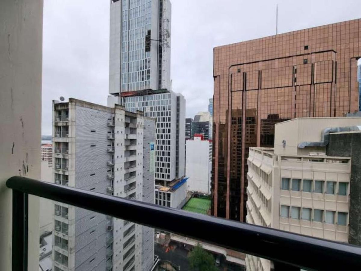 Apartment Metroview In Cbd With Air-con, Pool And Gym
