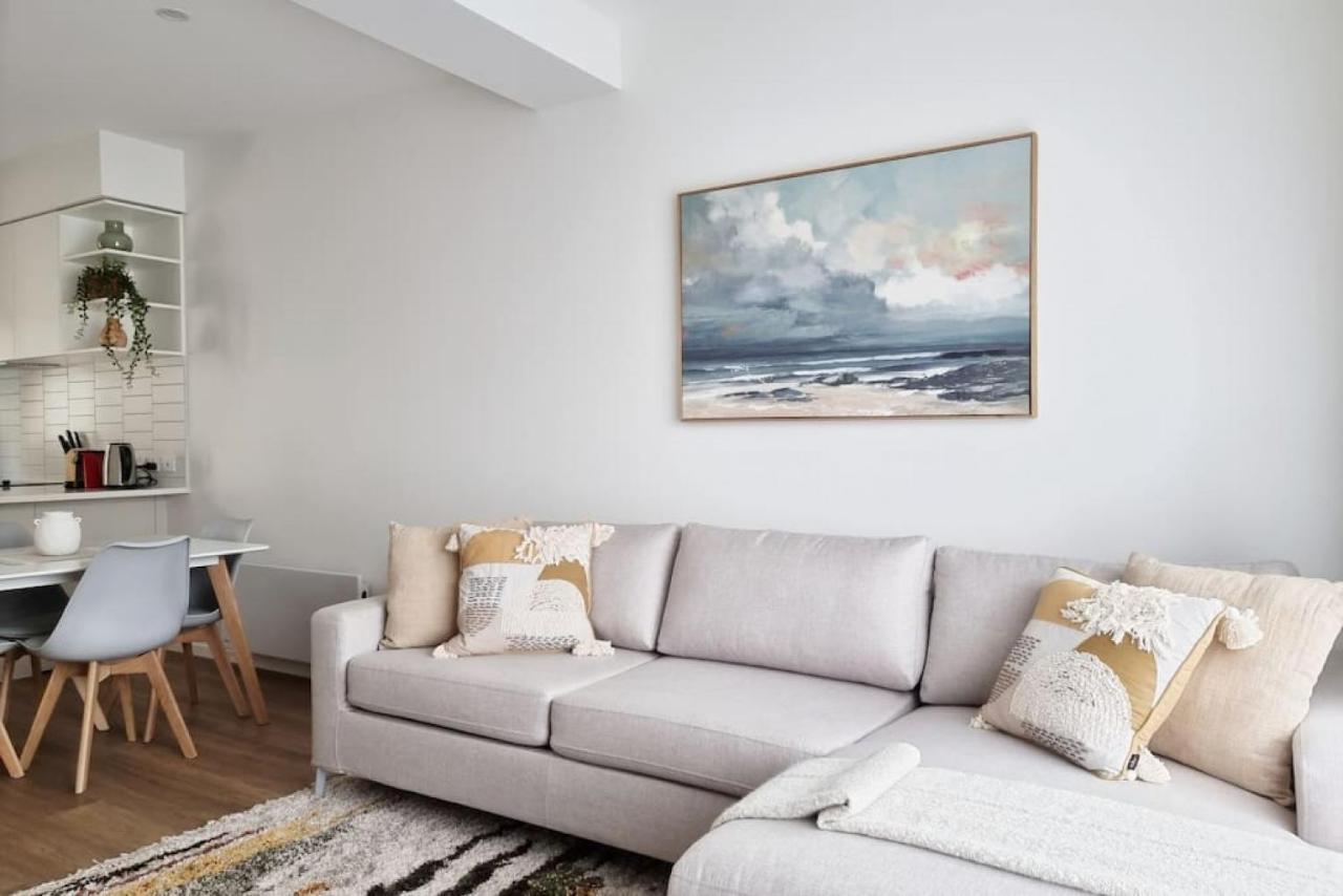 Huntington Townhouse With Patio And Parking Auckland