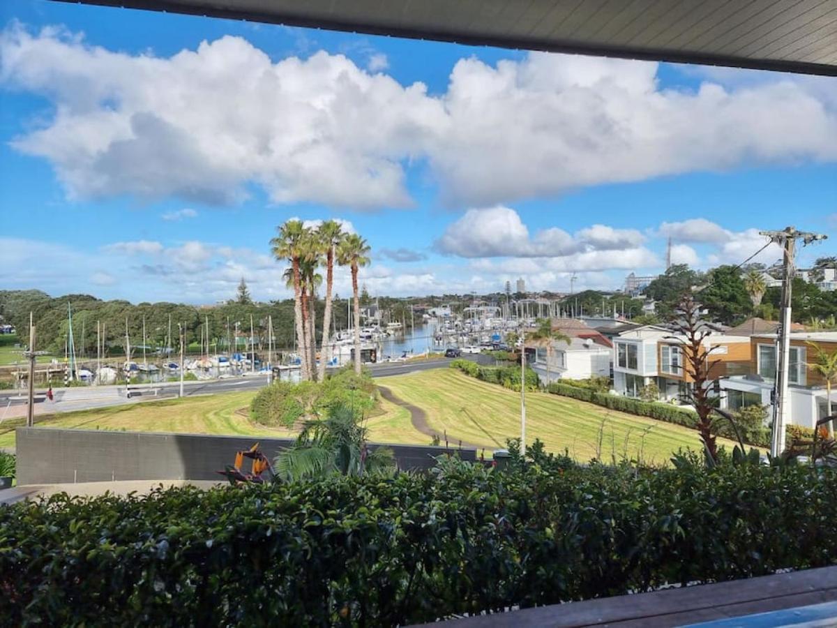 Fabulous Castor Bay 1 Bedroom With Views And Skytv Auckland