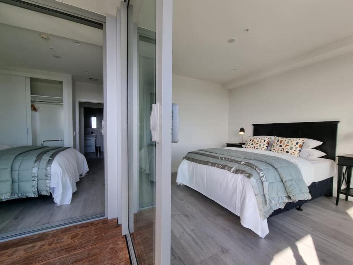 Union W Stunning Views - Free Parking Apartment