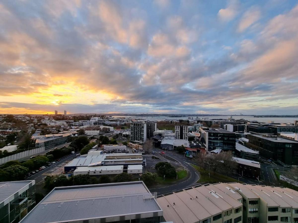 Union W Stunning Views - Free Parking
