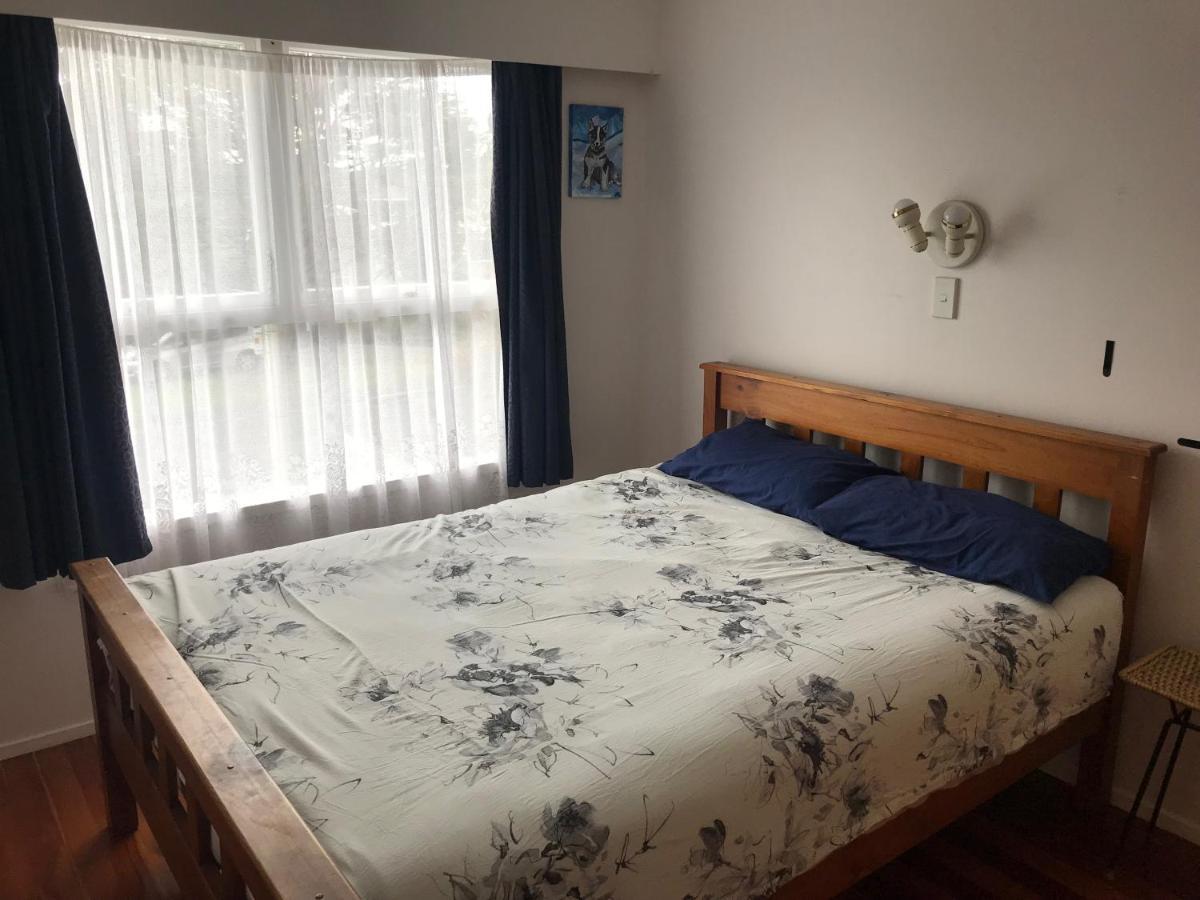 Accommodation In A Large Home Heart Of Auckland City And Airport * Auckland