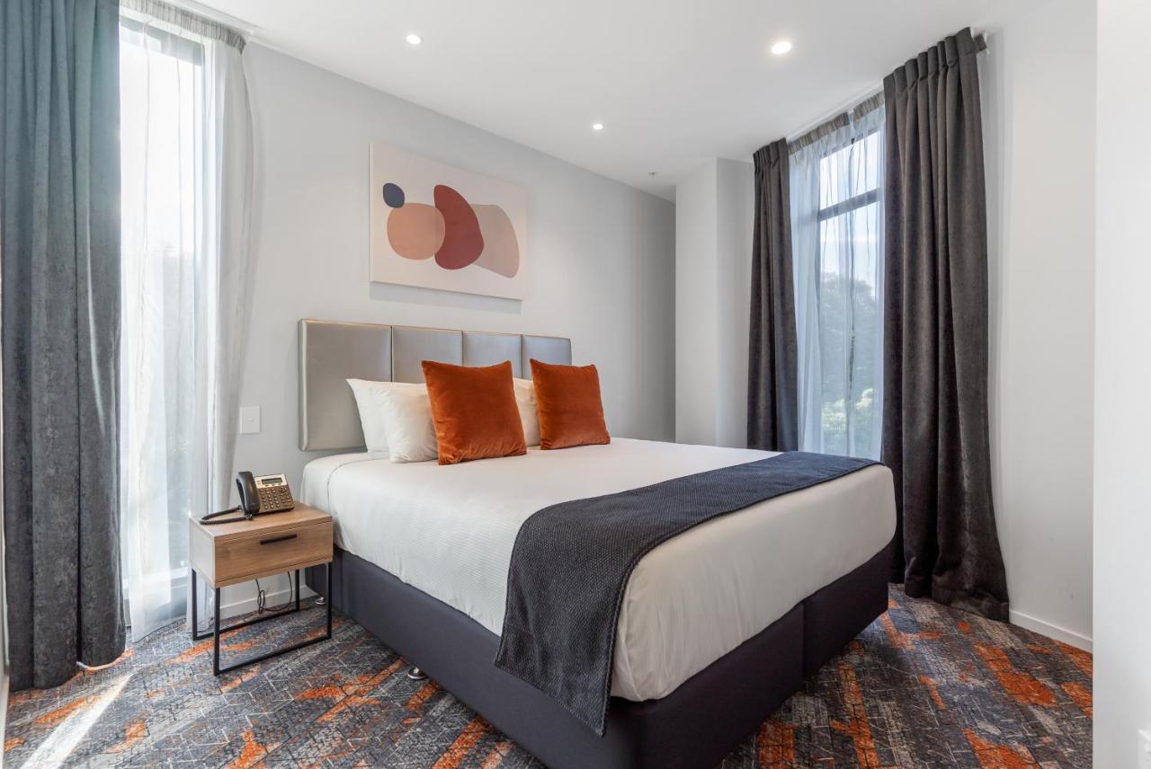 Hotel Ramada By Wyndham Newmarket 4*