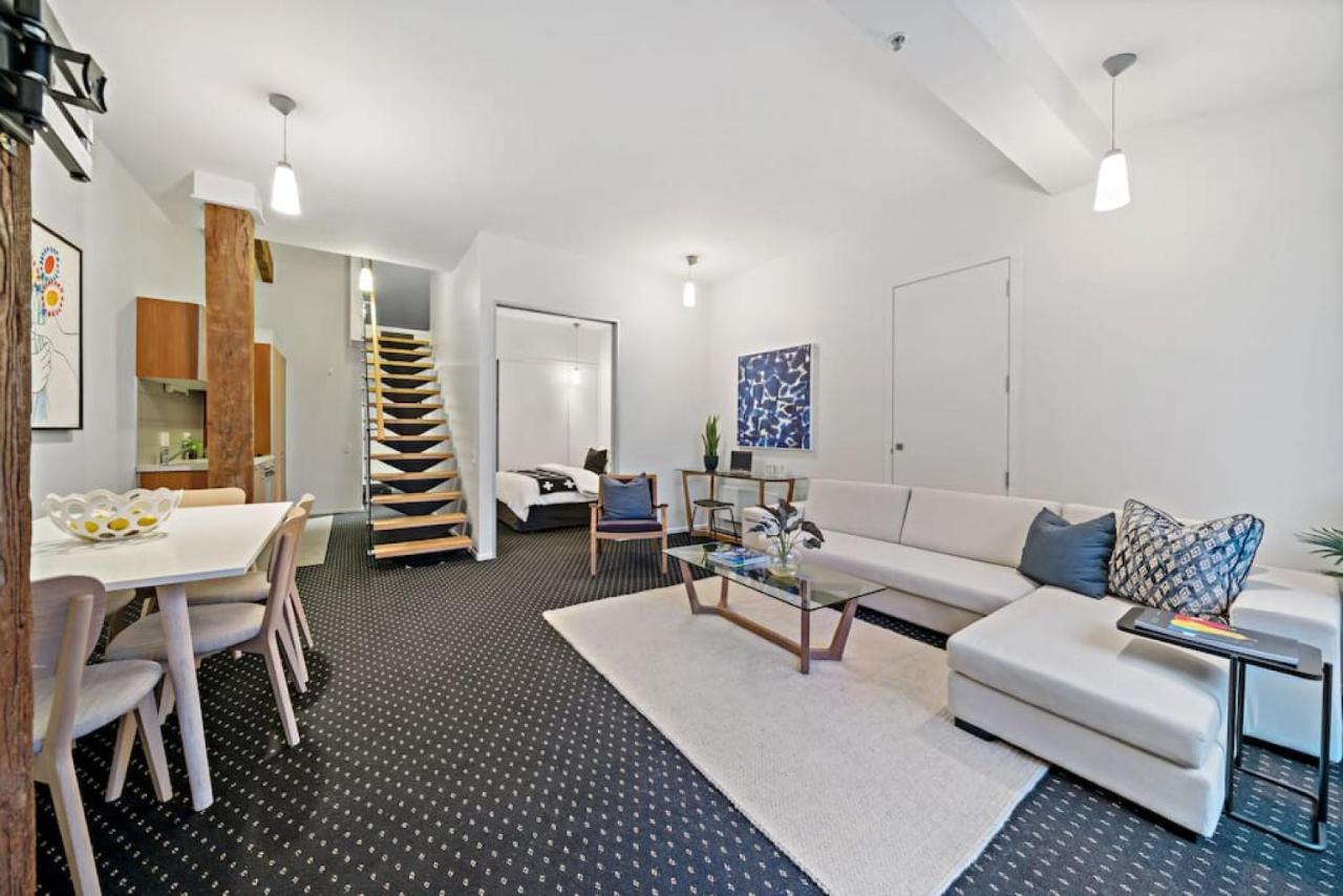 Chic And Spacious Cbd Loft - 2 Beds City Views