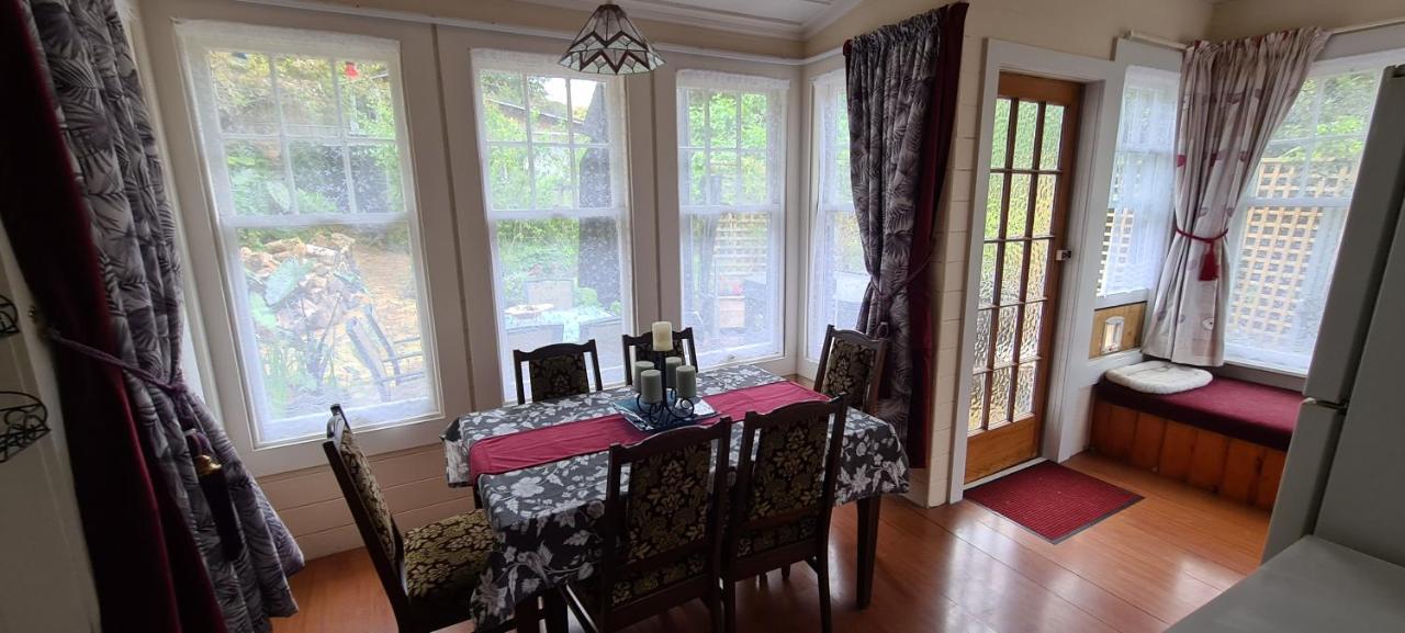 Dovecote House Bed & Breakfast Auckland