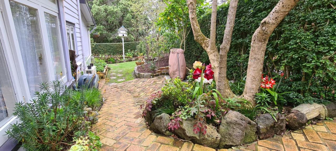 Dovecote House Bed & Breakfast Auckland