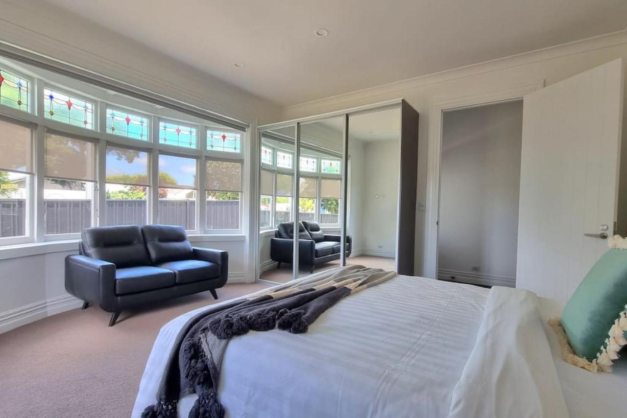 Holiday home 5-bedroom With Free Parking *