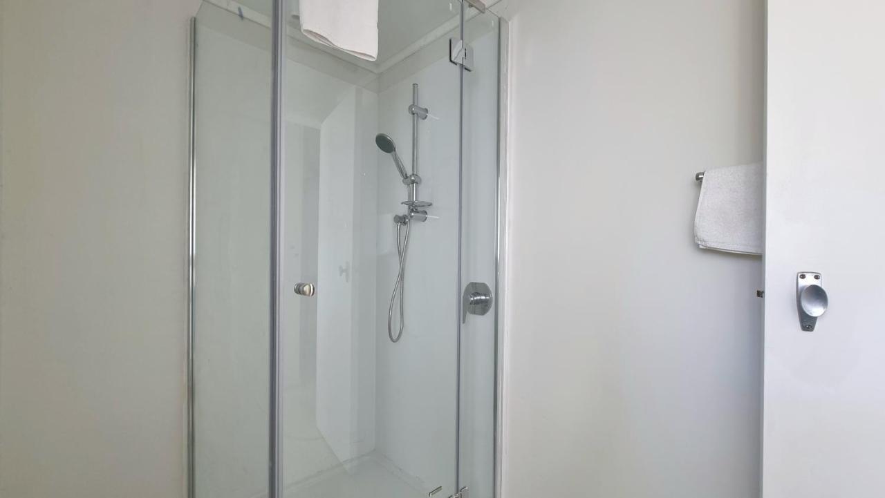 Apartment Lovely 2 - Bedroom Unit With Free Parking *