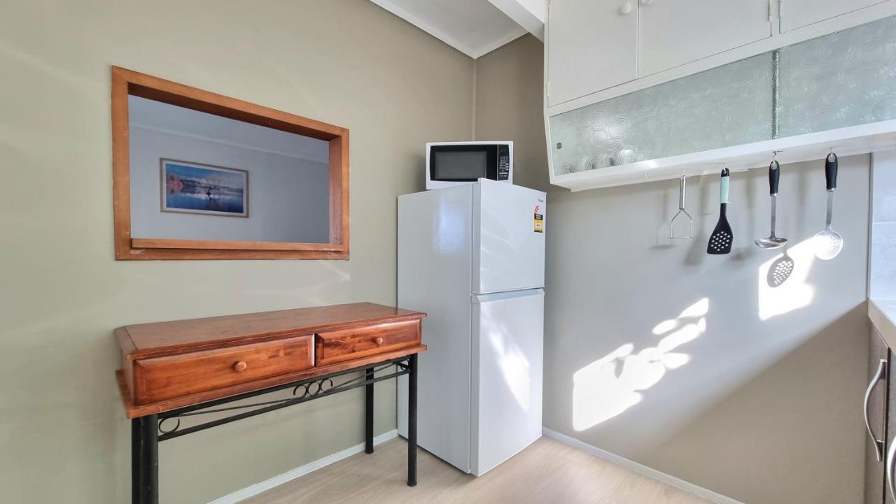 Apartment Lovely 2 - Bedroom Unit With Free Parking