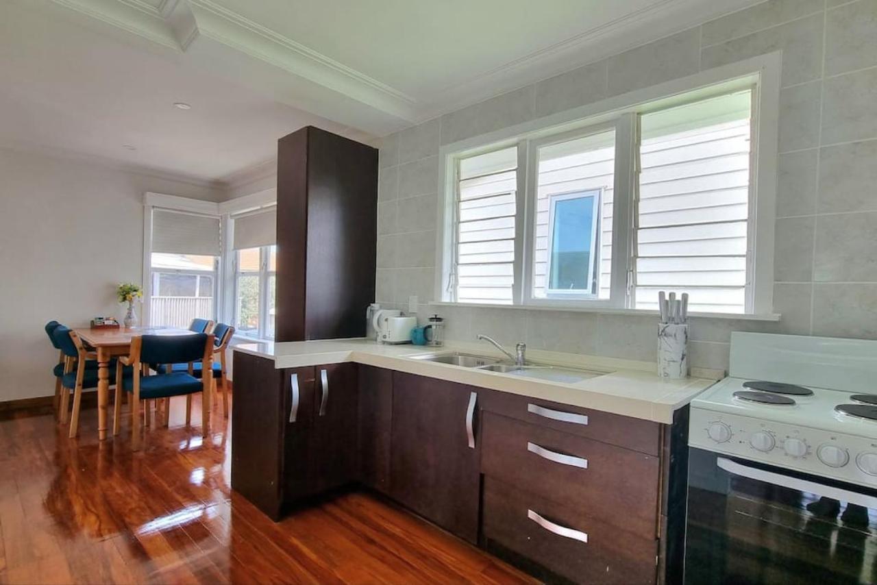 Family Gem In Hillsborough With Free Parking Auckland