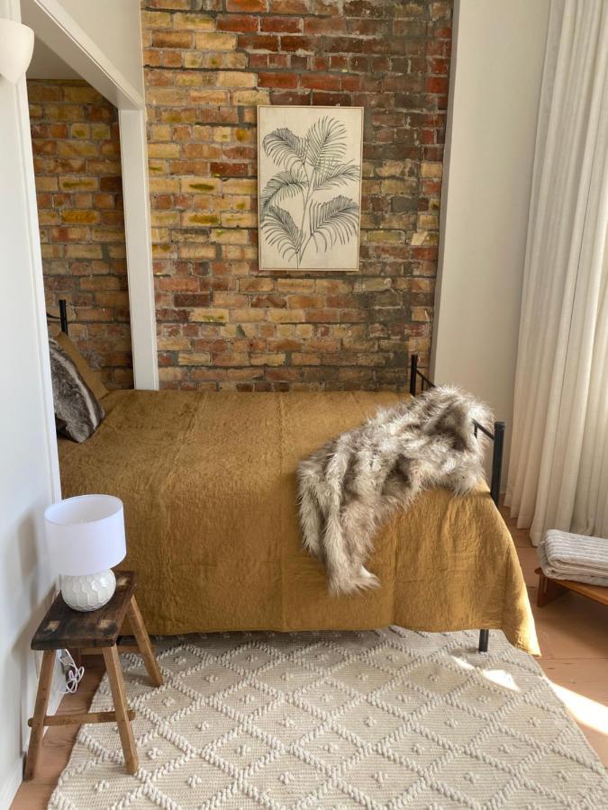 Lofty Grey Lynn Apartment Auckland