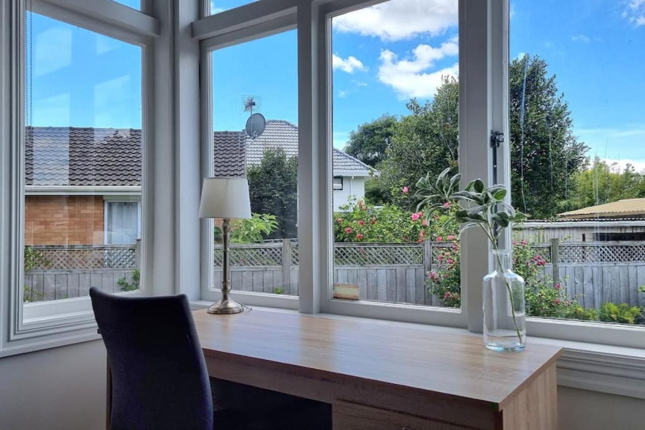 Holiday home 5-bedroom With Free Parking Auckland