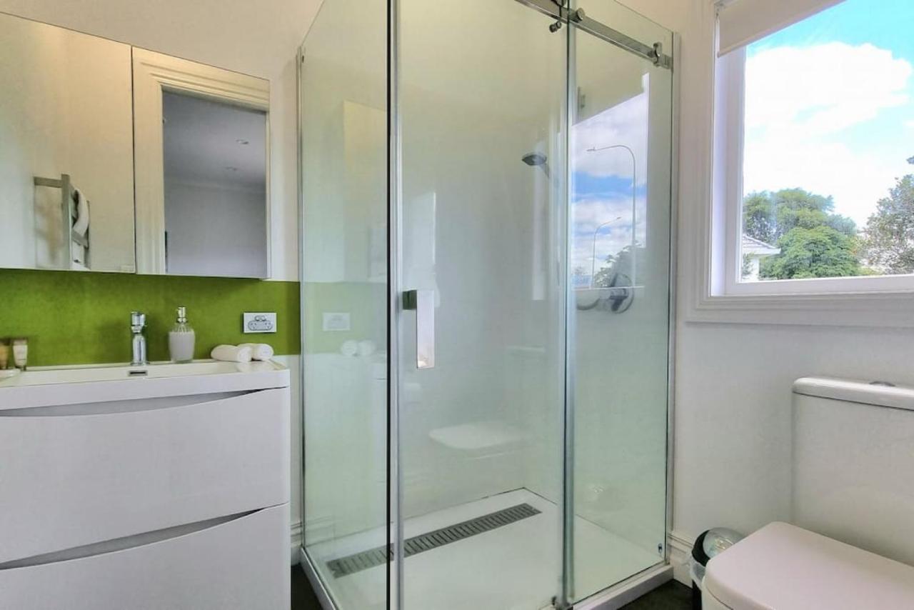 5-bedroom With Free Parking Holiday home *