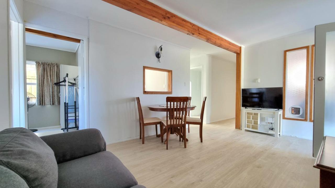 Lovely 2 - Bedroom Unit With Free Parking Auckland