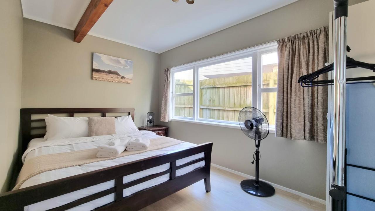 Lovely 2 - Bedroom Unit With Free Parking *