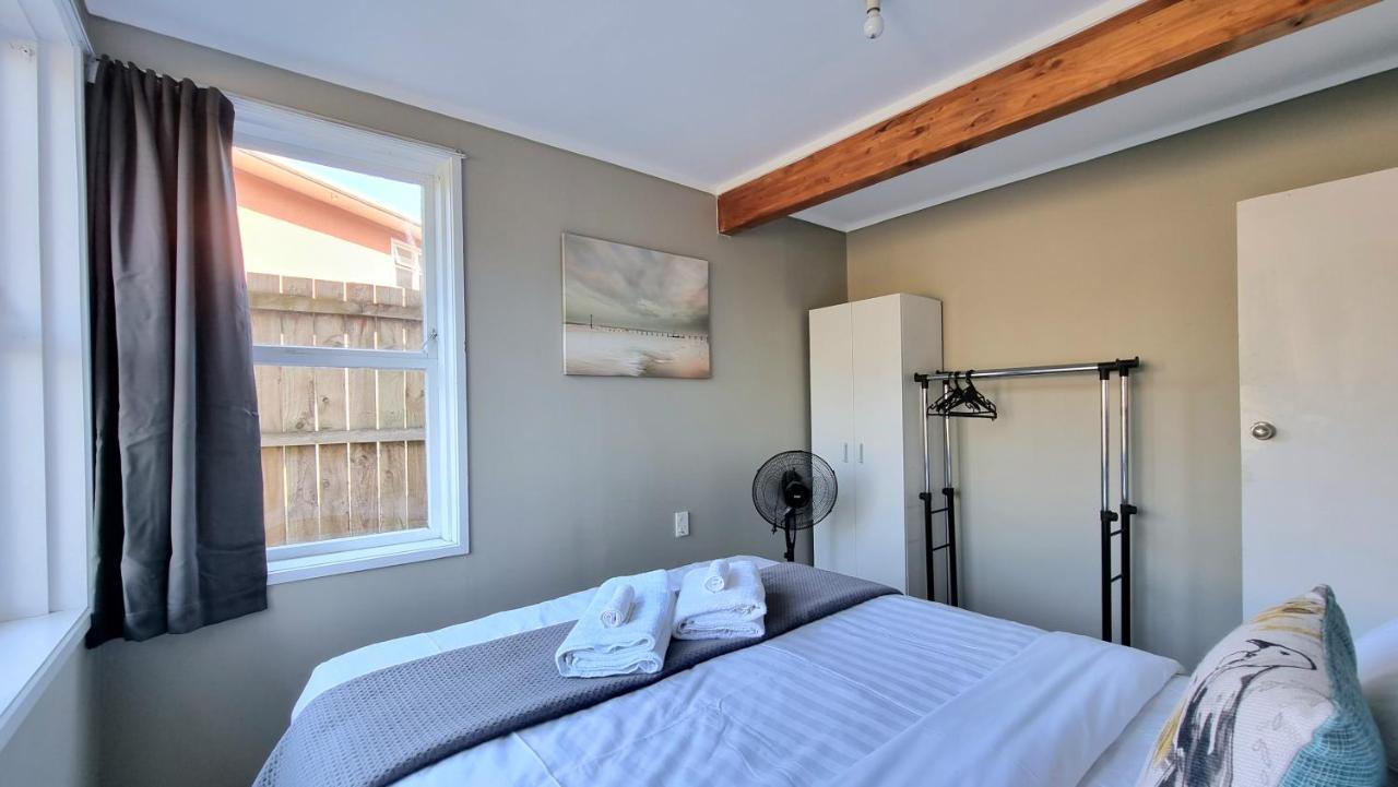 Lovely 2 - Bedroom Unit With Free Parking * Auckland