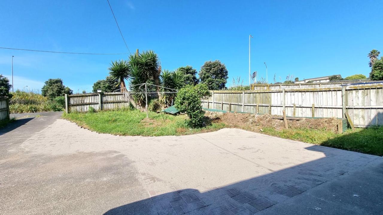 Apartment Lovely 2 - Bedroom Unit With Free Parking *