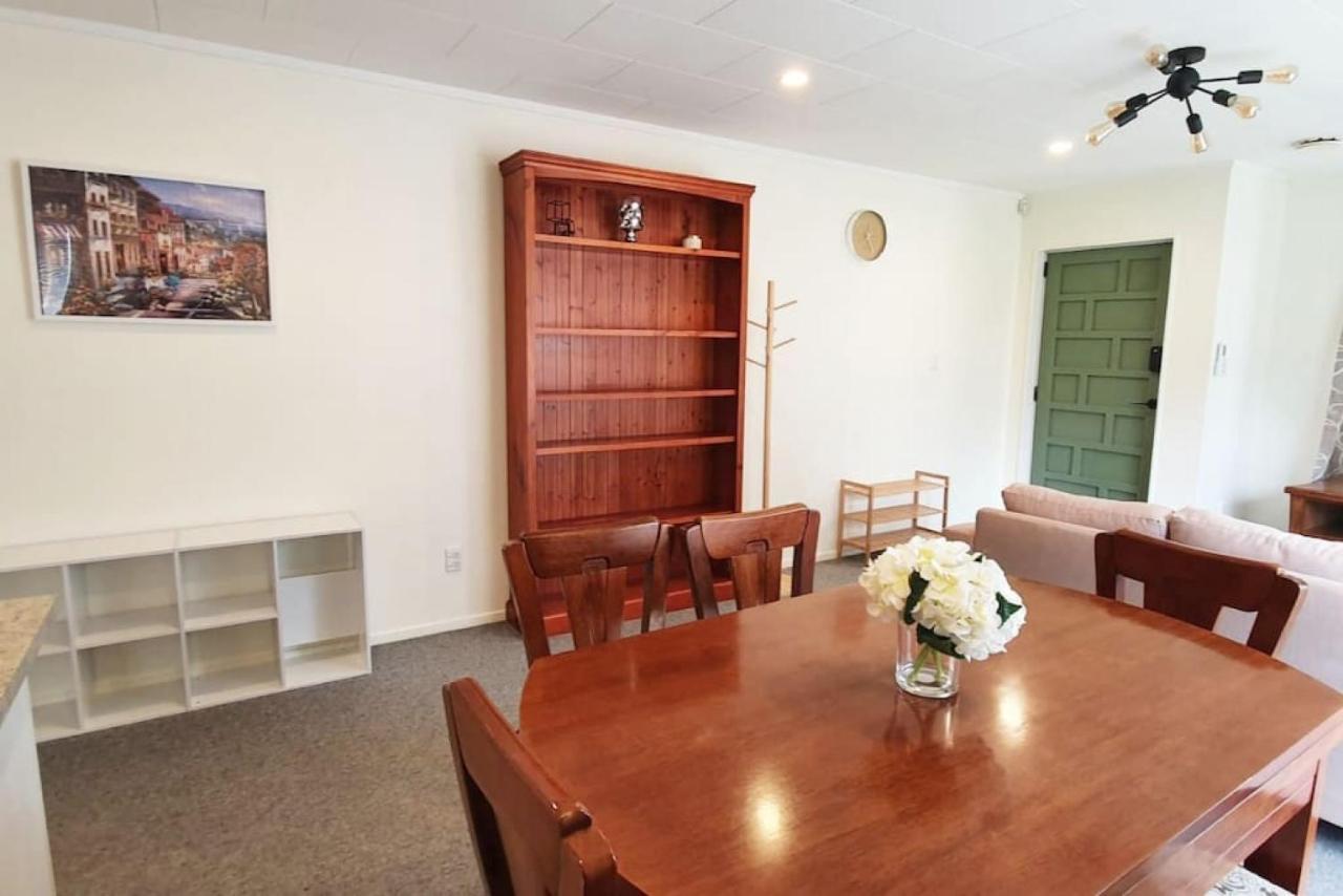Cheerful 3br With Free Wifi & Netflix Holiday home Auckland