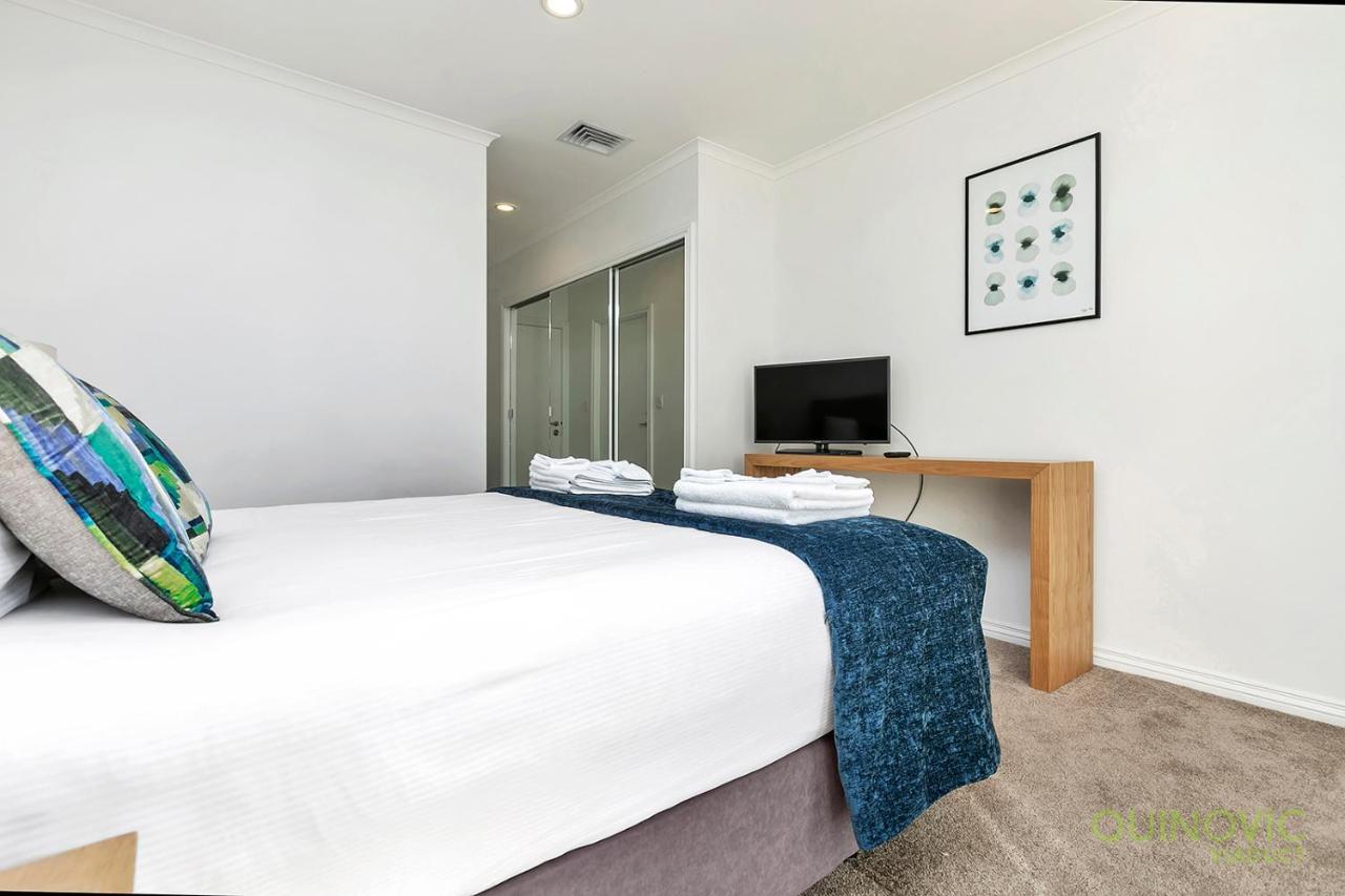 Apartment Qv Heart Of Stunning View With Parking - 1015