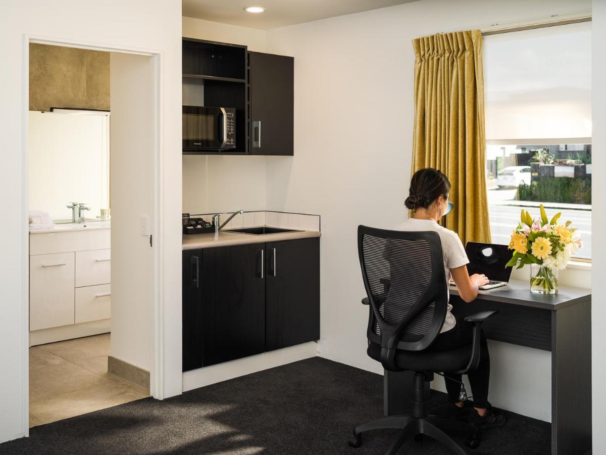Carnmore Takapuna 4* Auckland