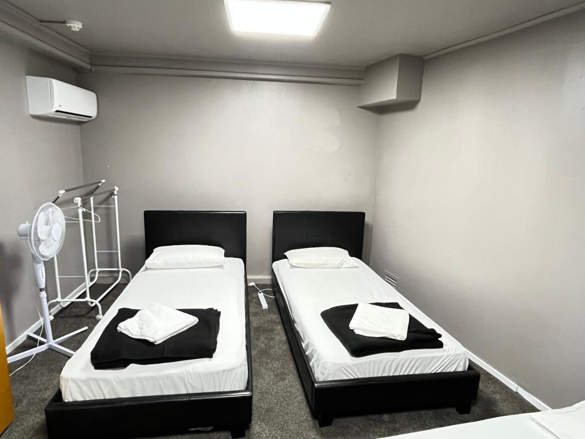 Hit Hostel