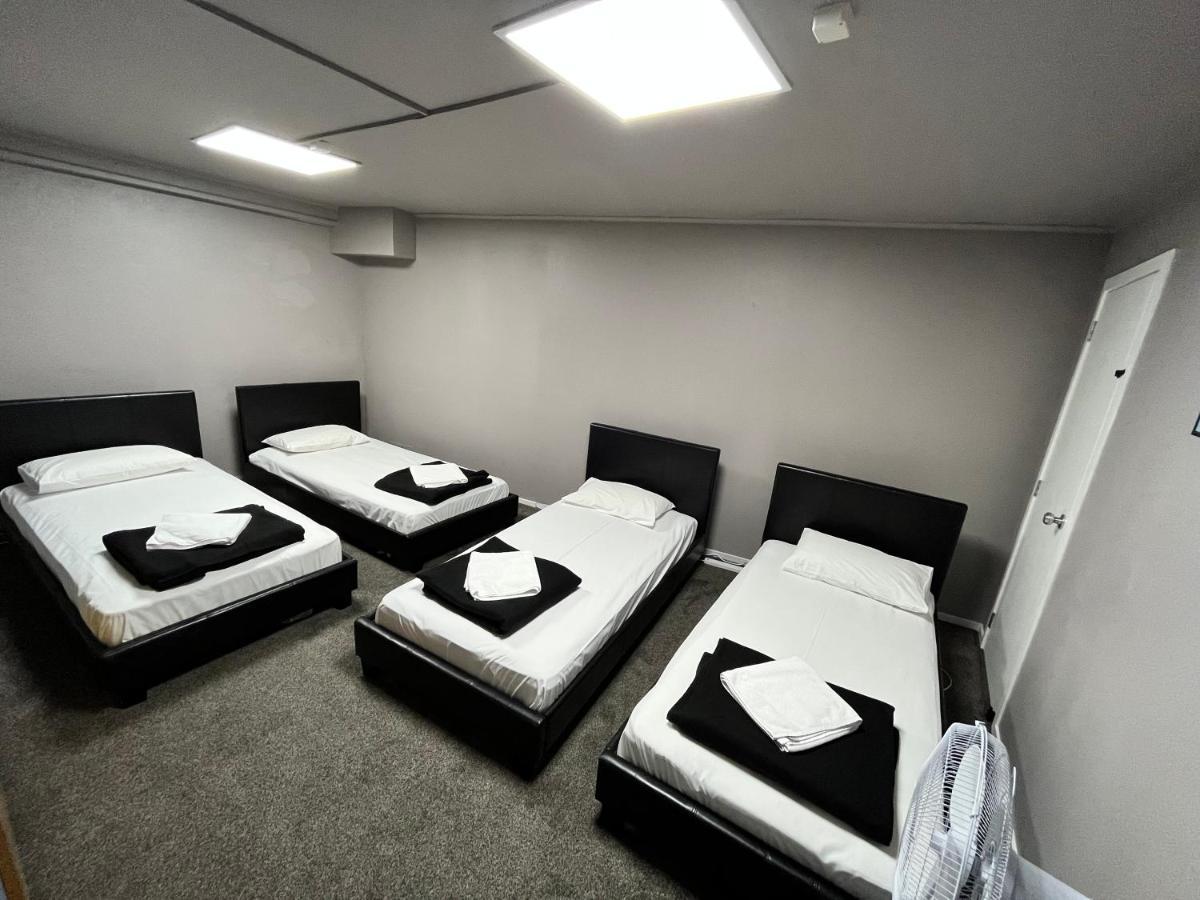 Hostel Hit *