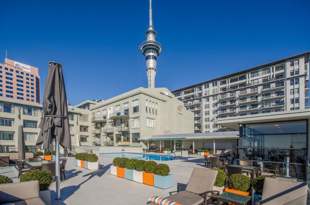 Sophistication Stay-cation With A Roof Pool! Apartment