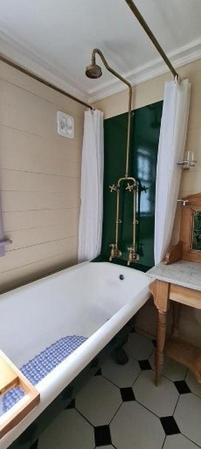 Bed & Breakfast Dovecote House Auckland