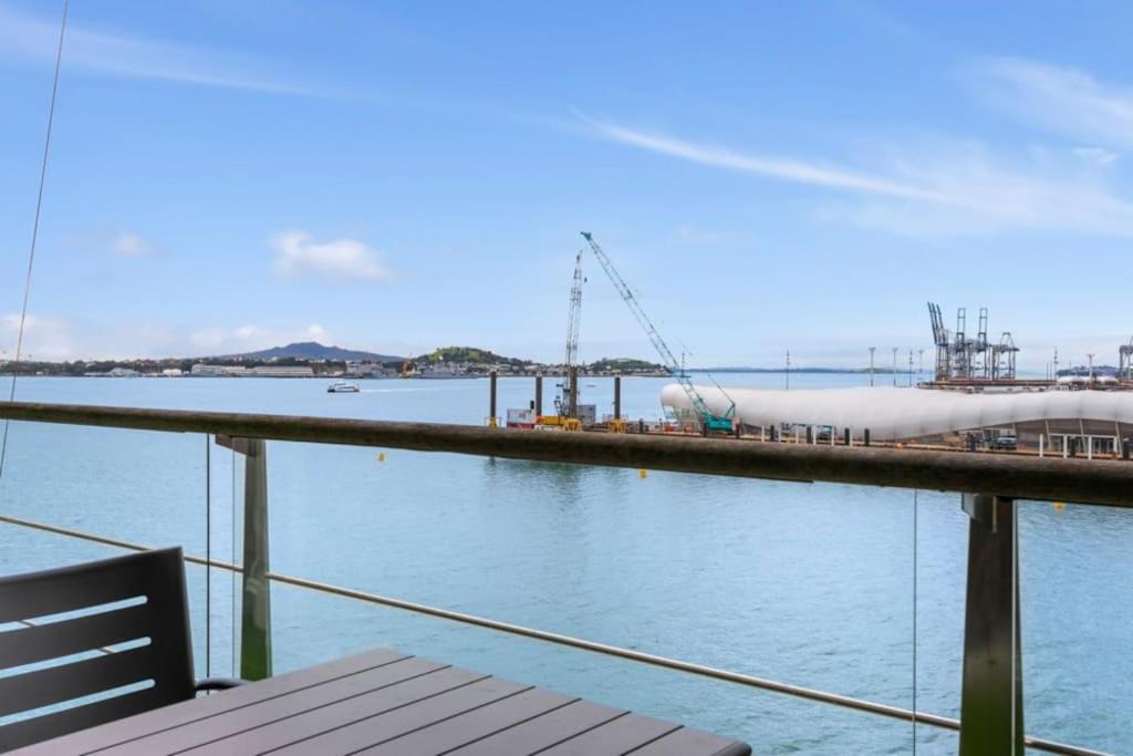 Newly Refurbished Waterfront Apartment! 3320