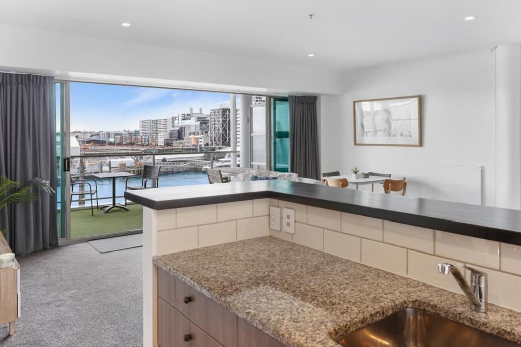 Newly Refurbished Waterfront Apartment! 3320 Apartment Auckland