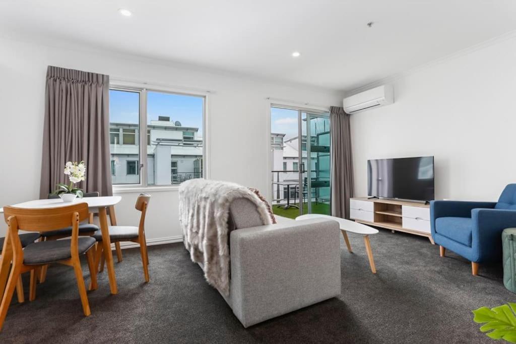Apartment Newly Decorated, Spacious 4520